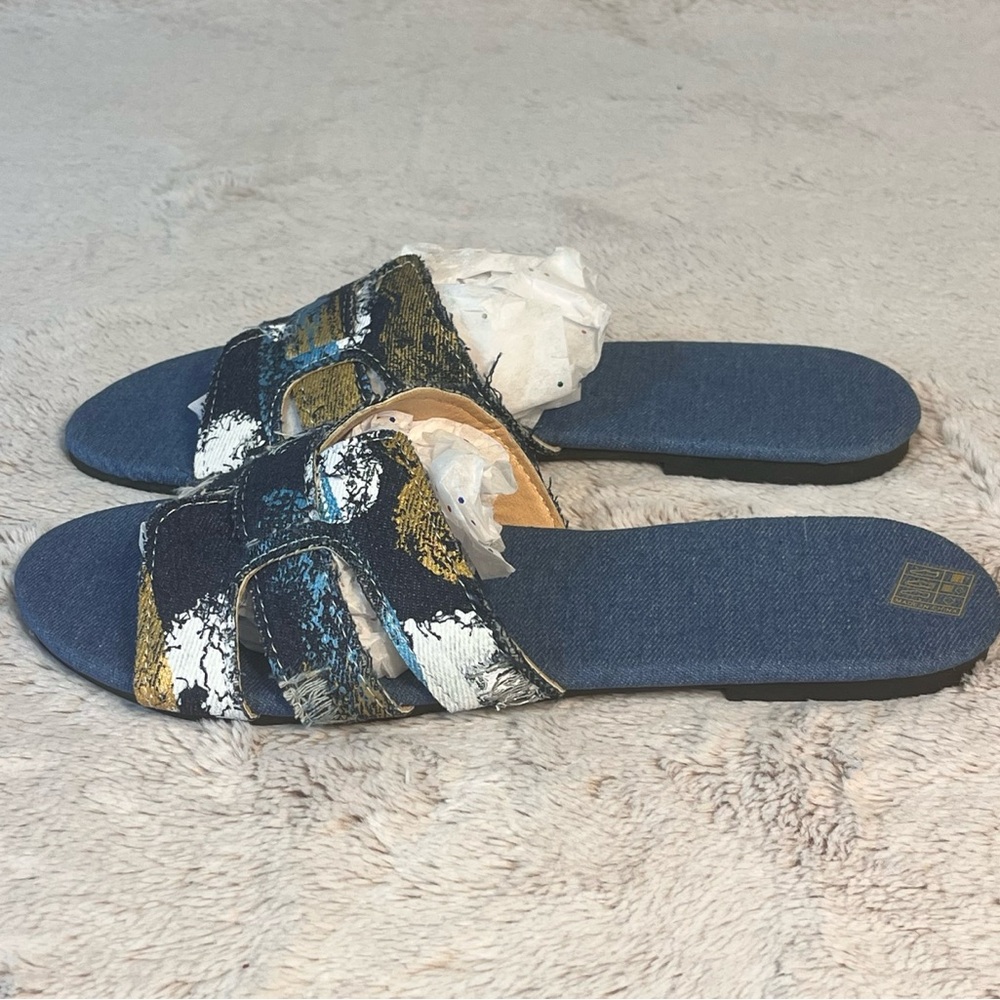 Stylish Blue and White Distressed Women's Sandals